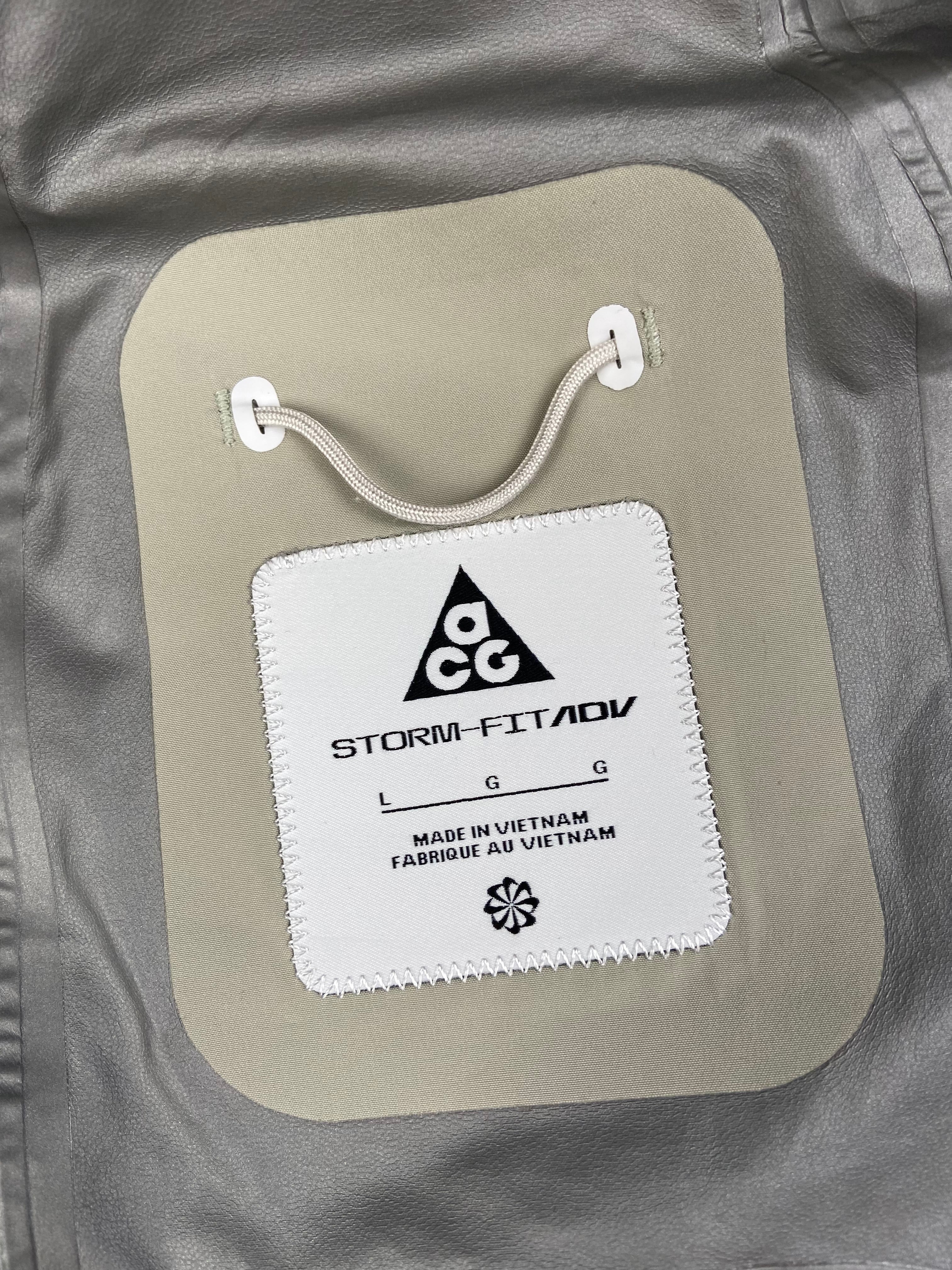 Nike ACG Storm-FIT ADV "Chain of Craters" Jacket (L)