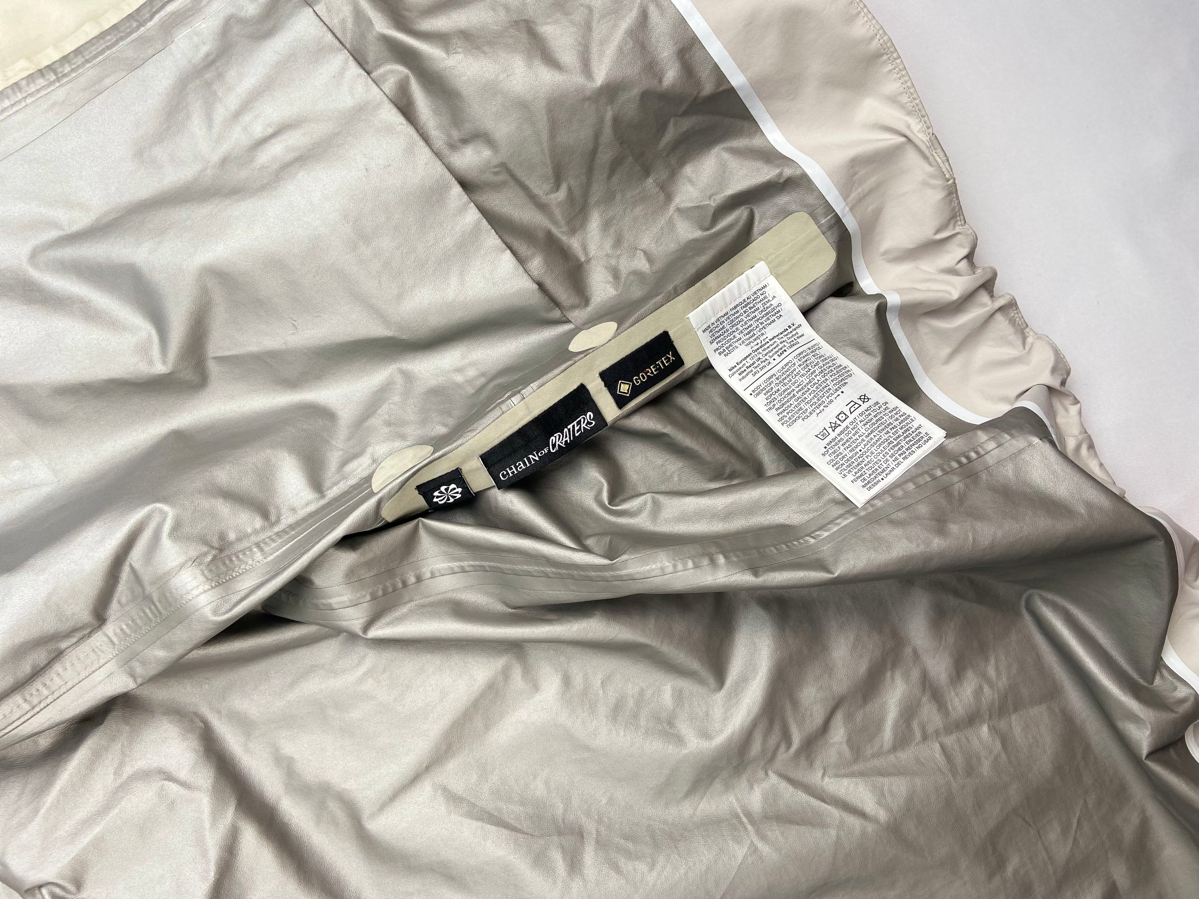 Nike ACG Storm-FIT ADV "Chain of Craters" Jacket (L)