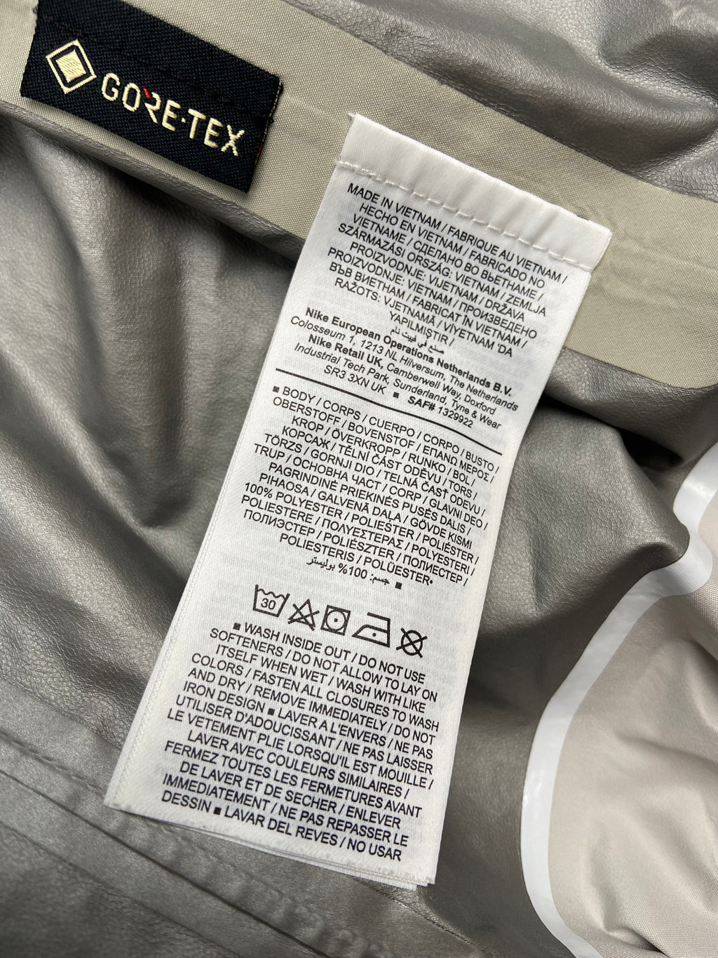 Nike ACG Storm-FIT ADV "Chain of Craters" Jacket (L)