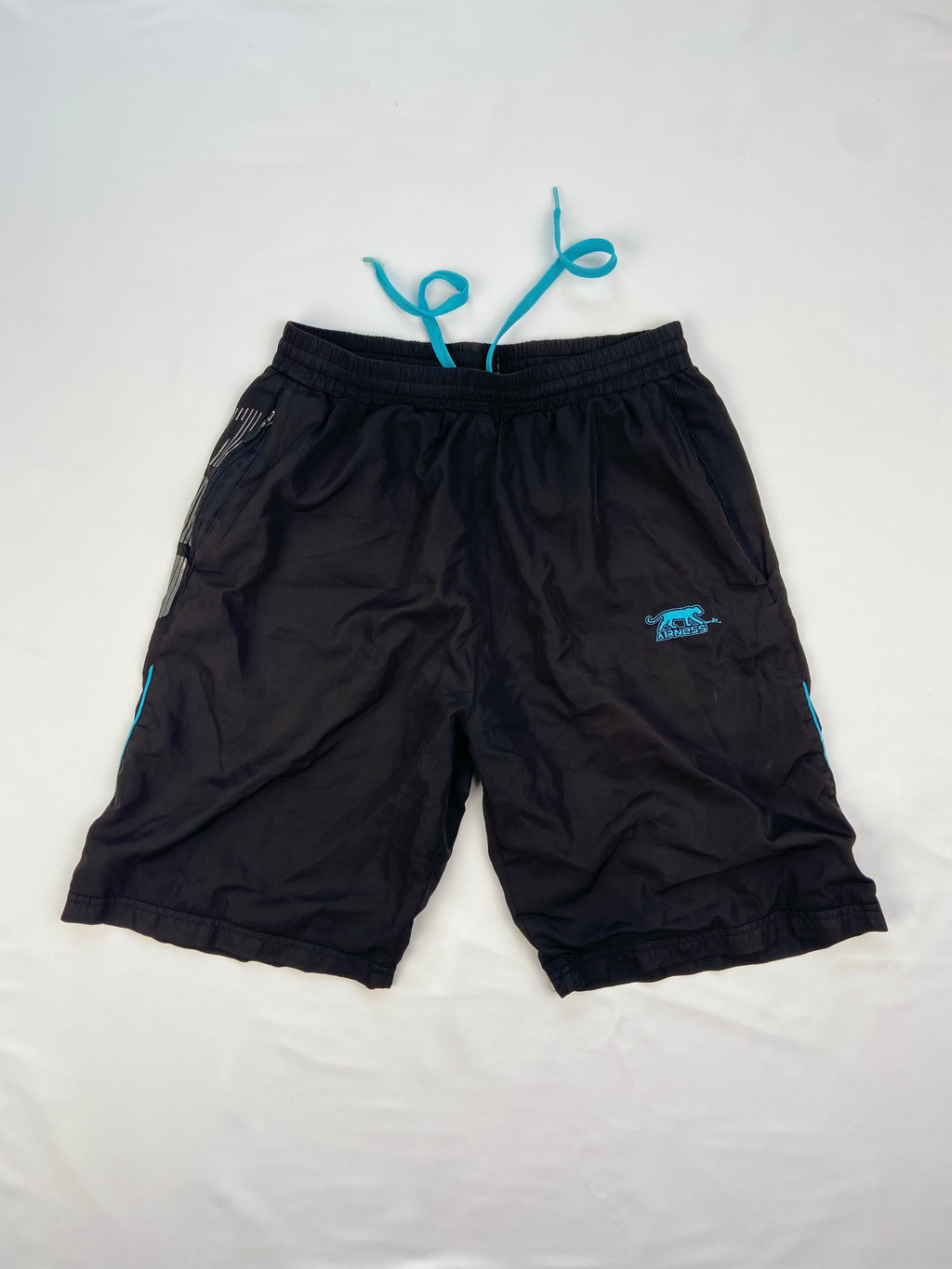 AIRNESS Shorts (M)
