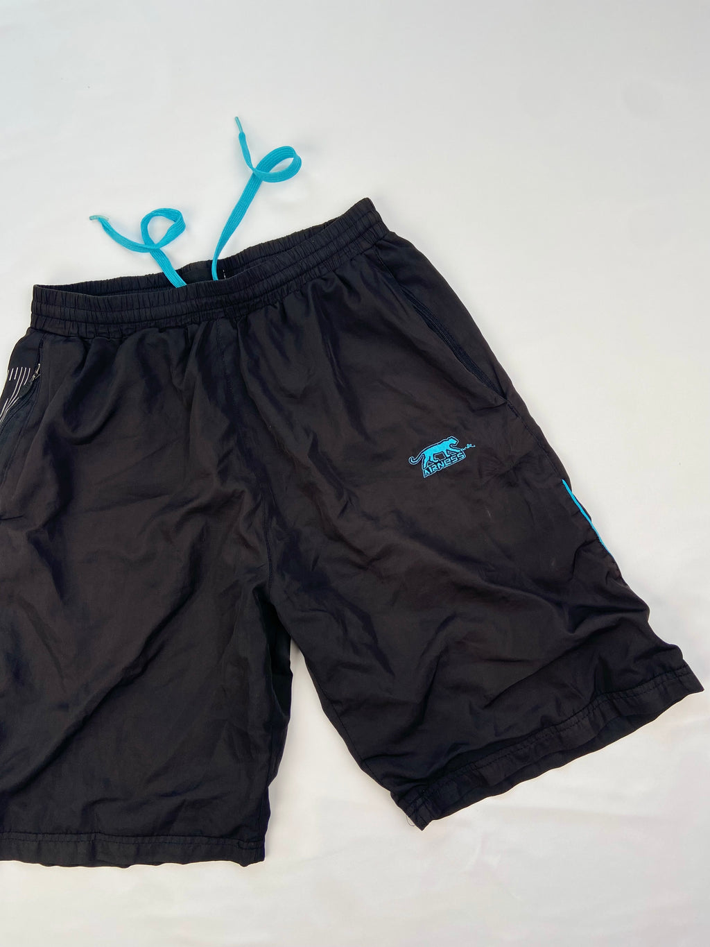 AIRNESS Shorts (M)