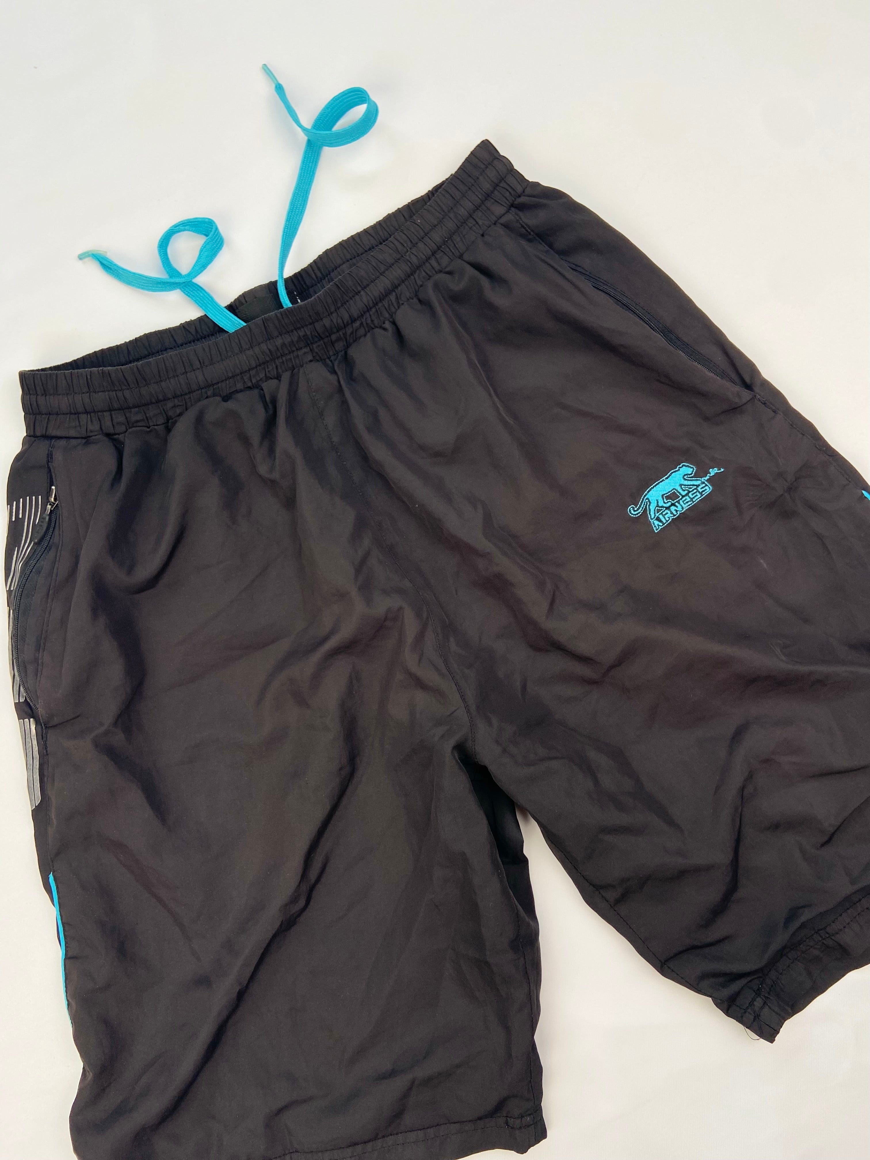 AIRNESS Shorts (M)